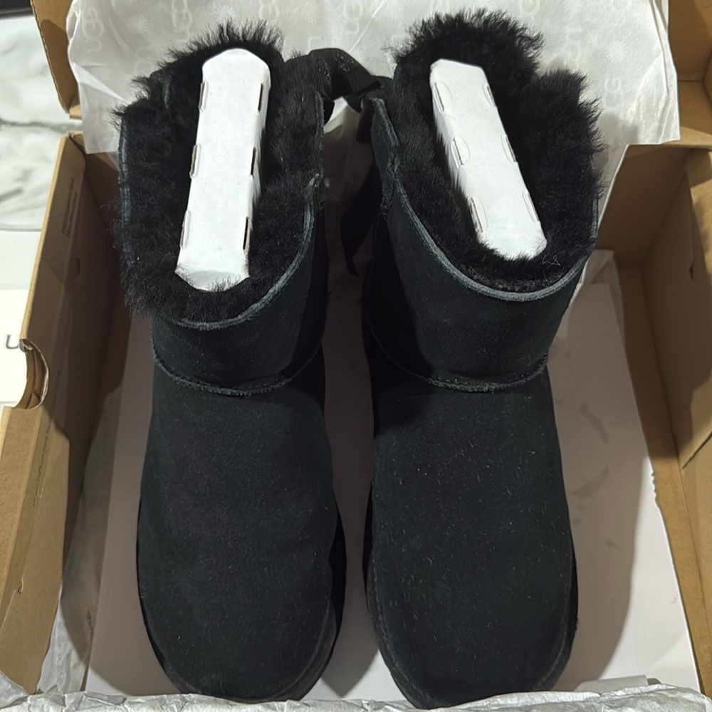 Black Bailey Bow Mini size 8 Customizable